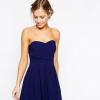 Robe bleu fonce