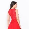 Robe rouge courte devant longue derriere