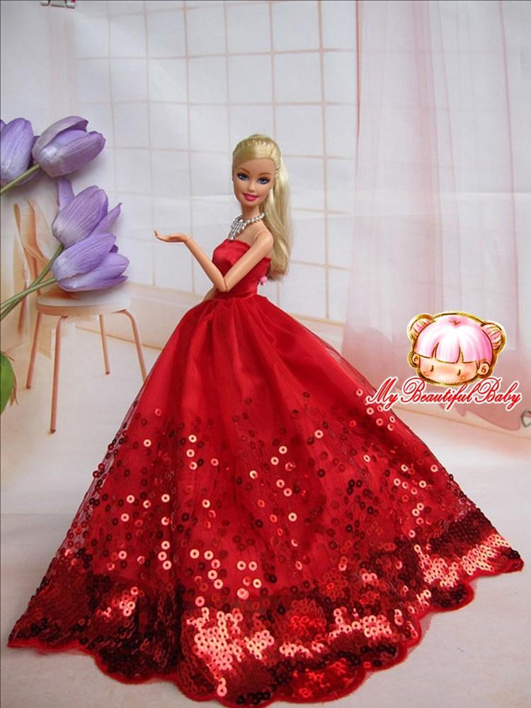Barbie robe rouge