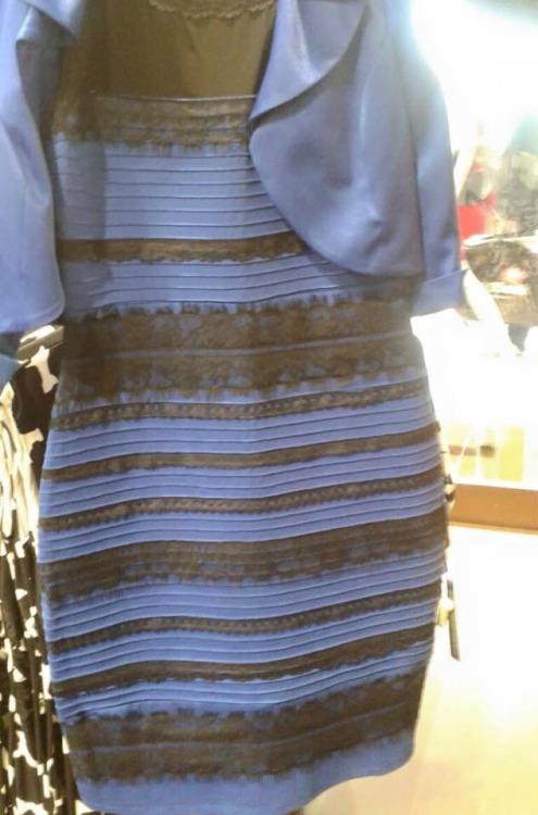Illusion d'optique robe noir et bleu