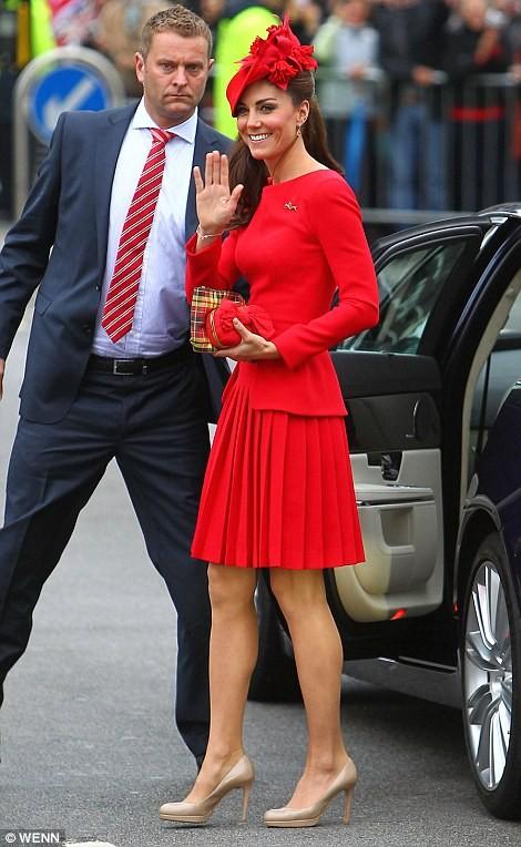 Kate middleton robe rouge