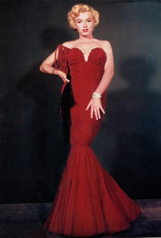 Marilyn monroe robe rouge