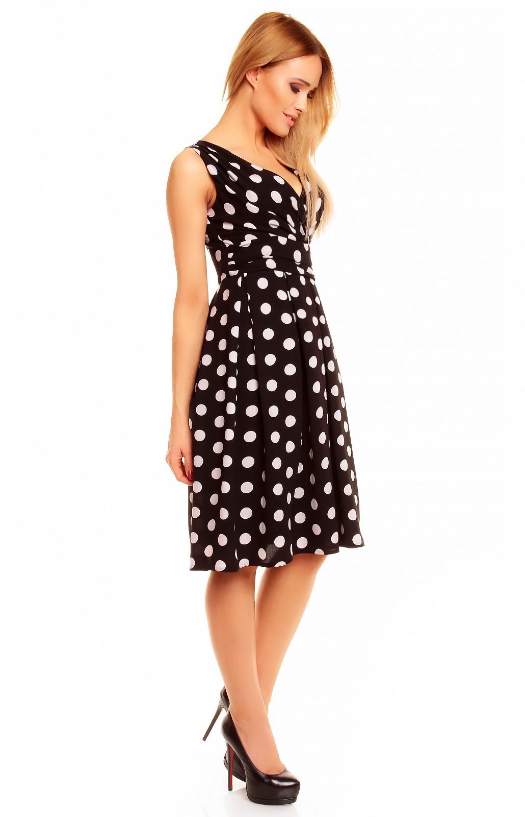 Robe à pois noir et blanc