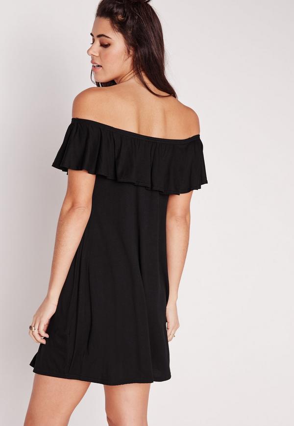 Robe a volant noir