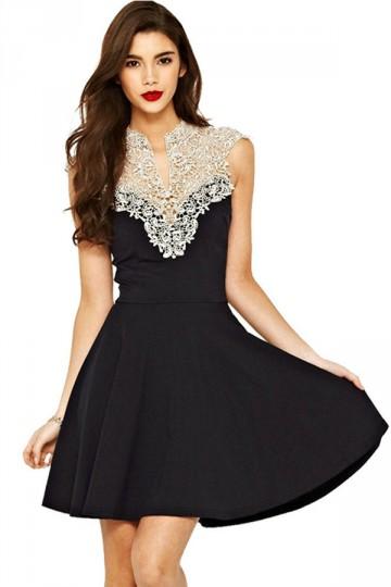 Robe blanche et noir dentelle