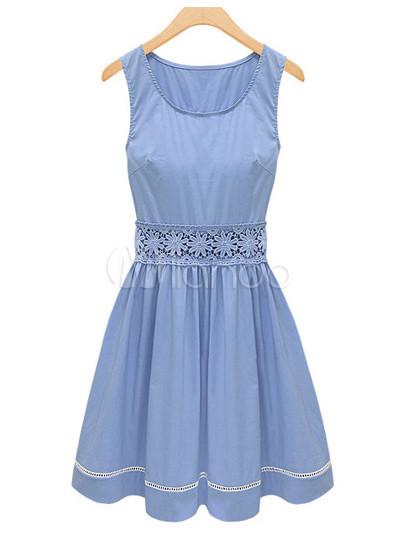 Robe bleu ciel dentelle