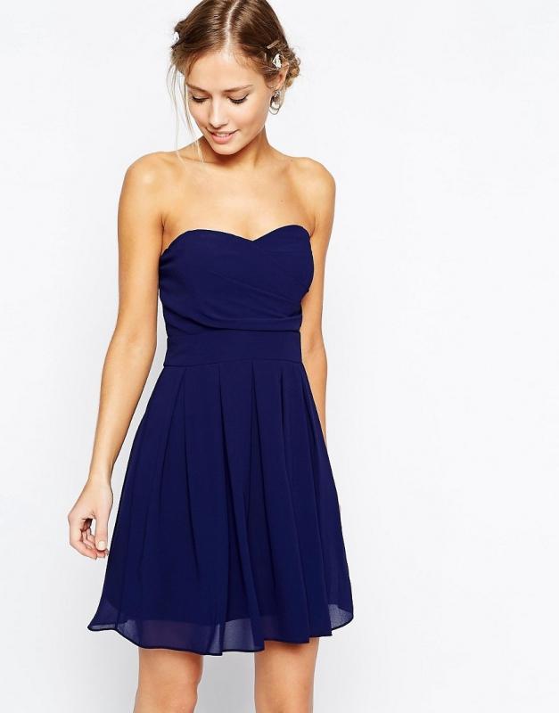 Robe bleu foncé