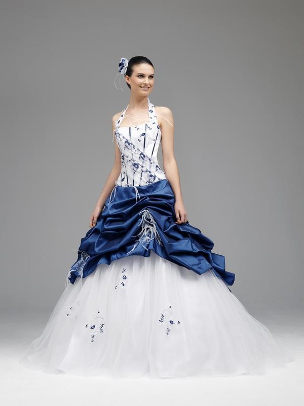 Robe de mariée blanc et bleu