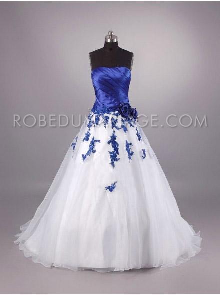 Robe de mariée blanche et bleu roi