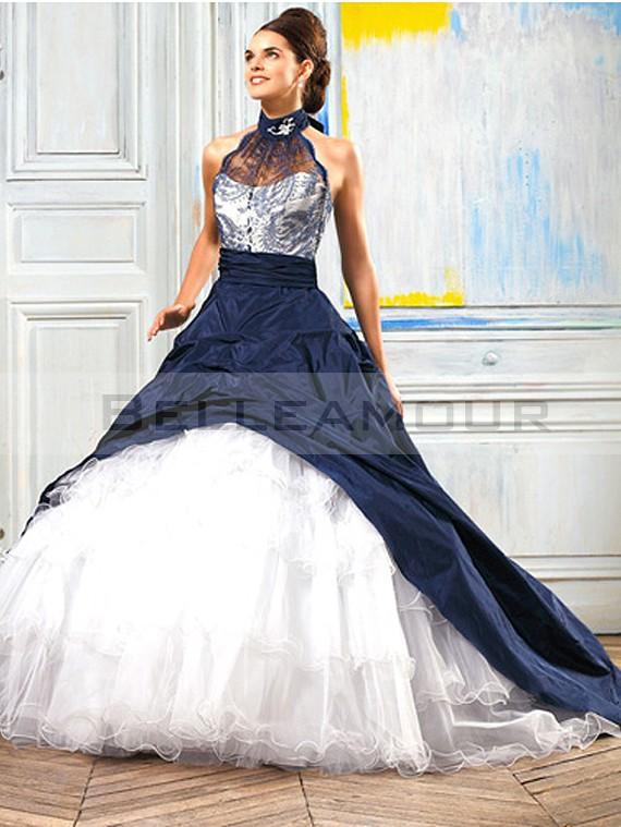 Robe de mariée bleu nuit et blanche