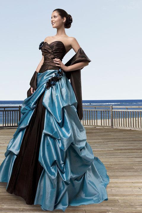 Robe de mariée bleu turquoise et chocolat