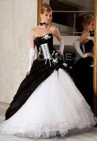 Robe de mariée en noir et blanc