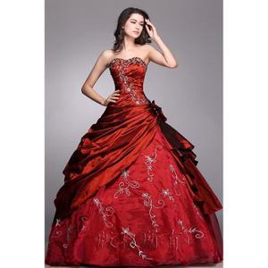 Robe de mariée rouge bordeaux