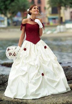 Robe de mariée rouge et ivoire