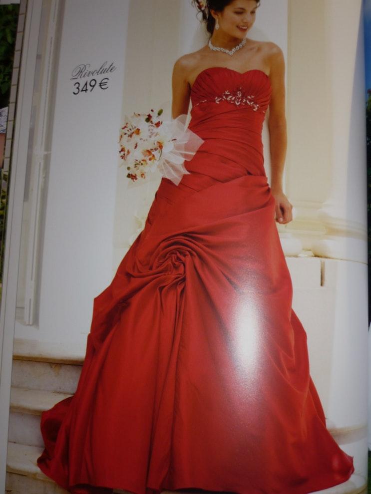 Robe de mariée rouge tati