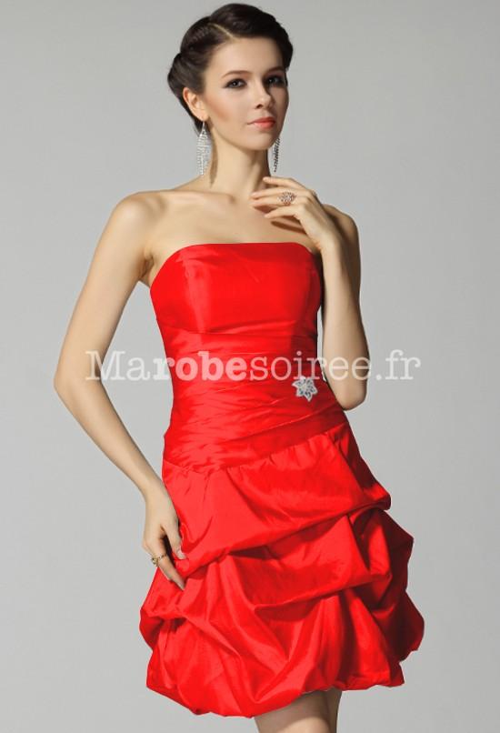 Robe de temoin rouge