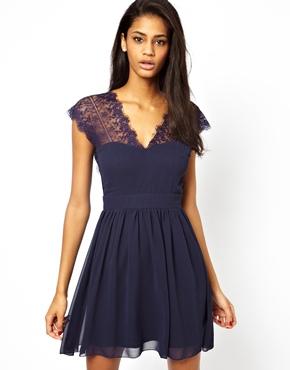 Robe dentelle bleu marine asos