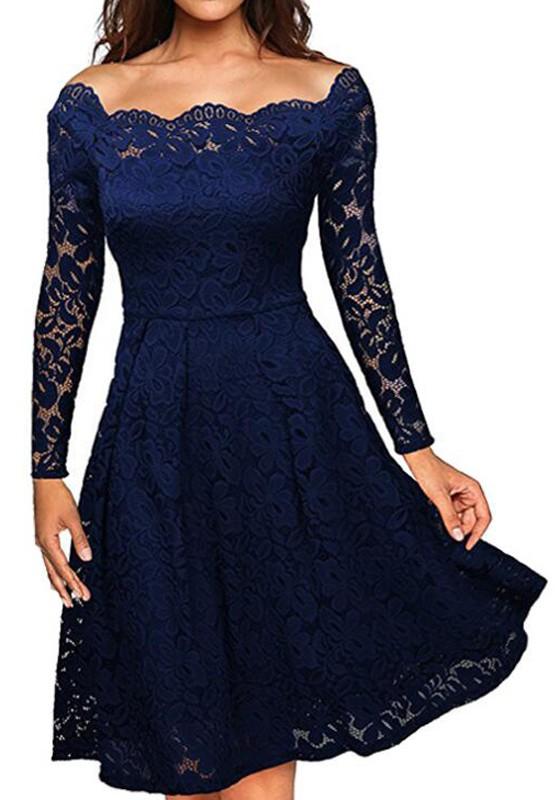 Robe en dentelle bleu marine