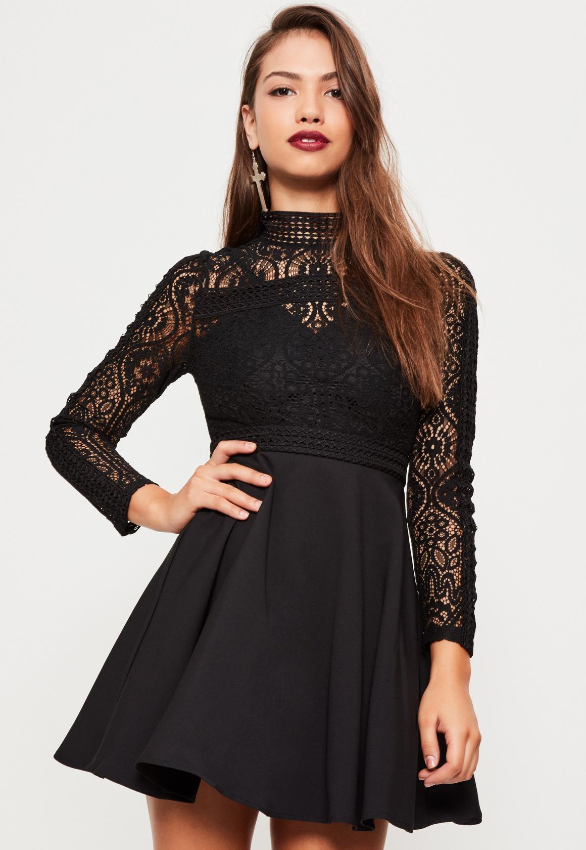 Robe noir en dentelle