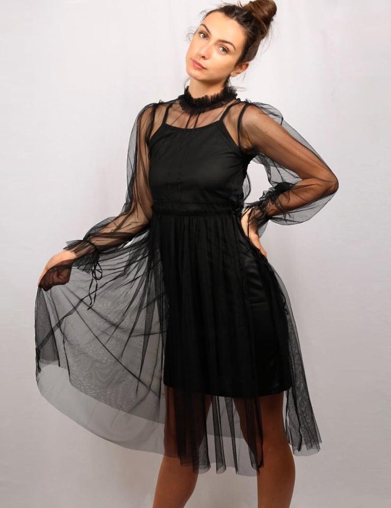 Robe noir tulle