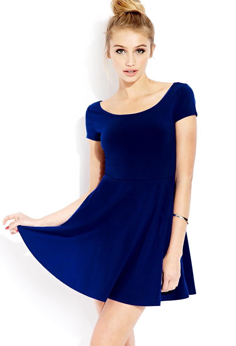 Robe patineuse bleu roi