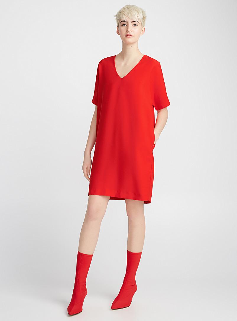 Robe rouge ample
