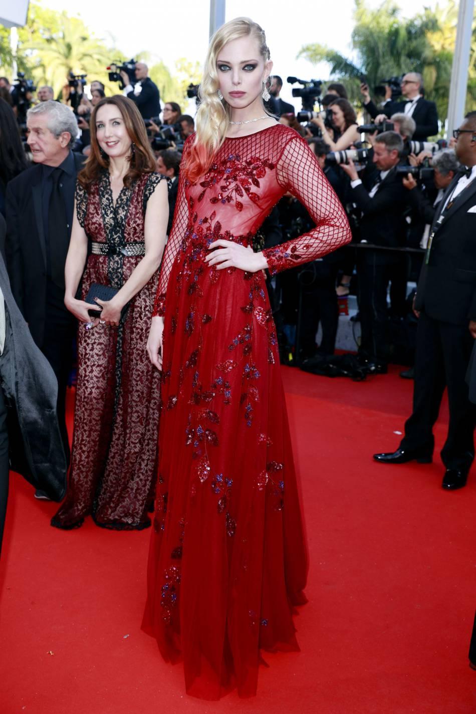 Robe rouge cannes 2016