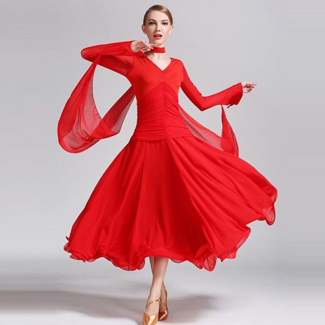 Robe rouge danse