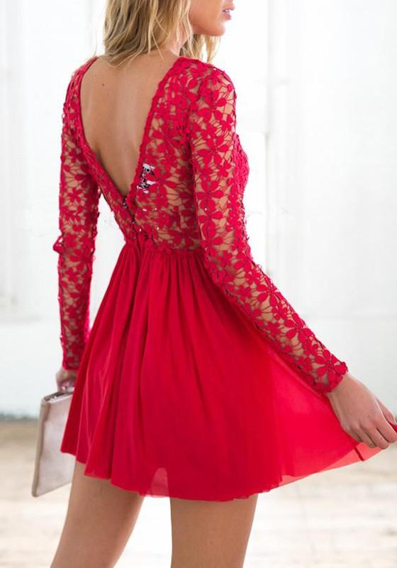 Robe rouge dos nu dentelle