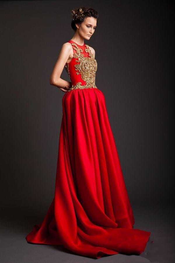 Robe rouge et or