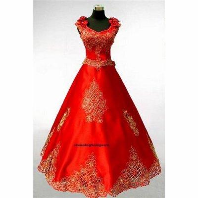 Robe rouge et or