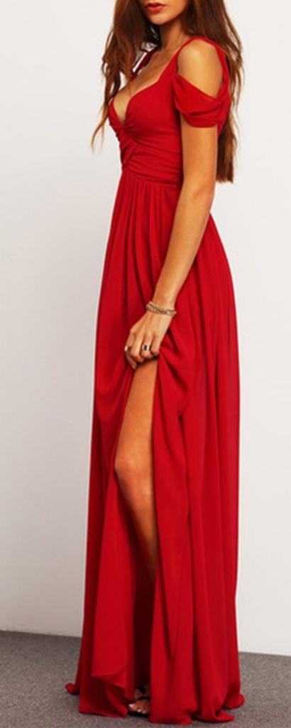 Robe rouge longue fendue