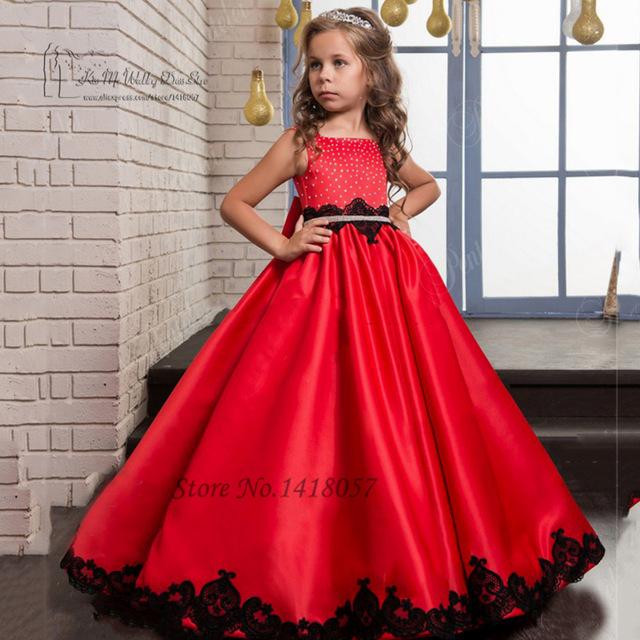 Robe rouge pour petite fille