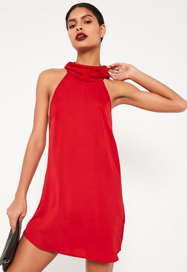 Robe rouge sans manche