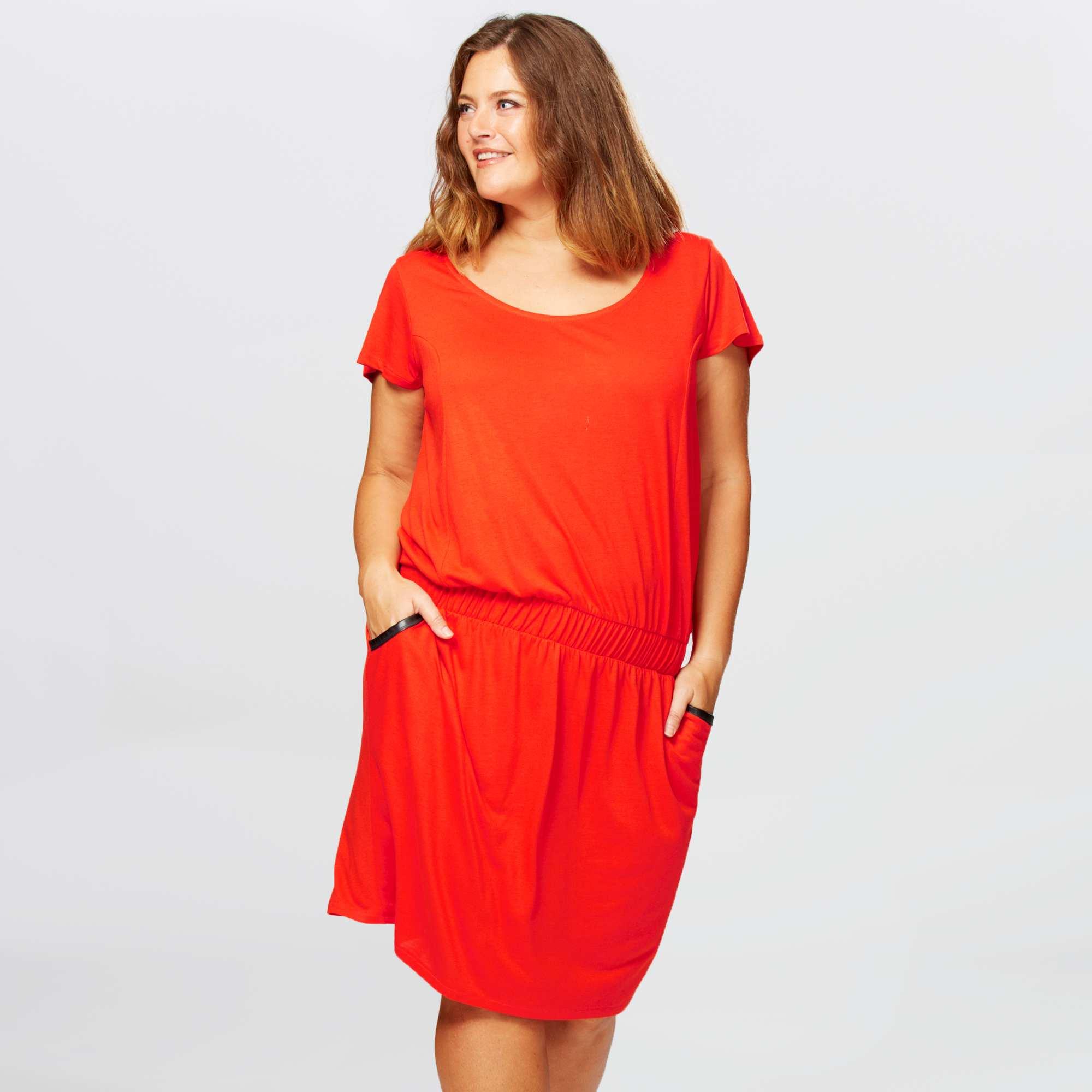 Robe rouge taille 48